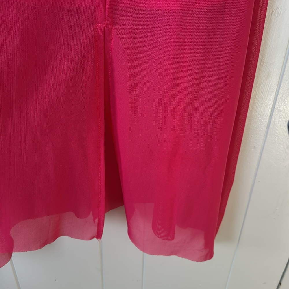 Hot pink dress - Picture 4 of 8